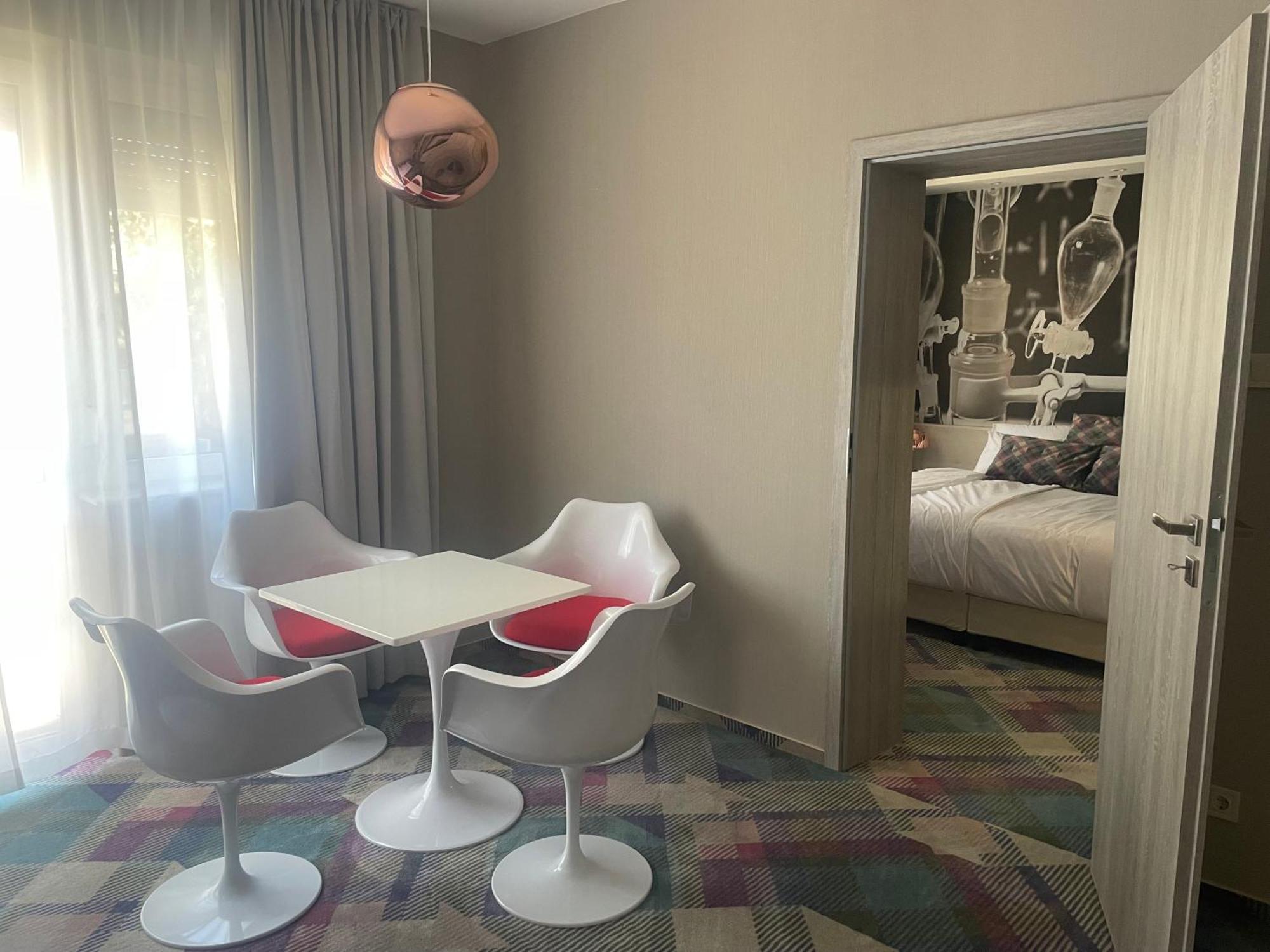 Science 4* Szeged